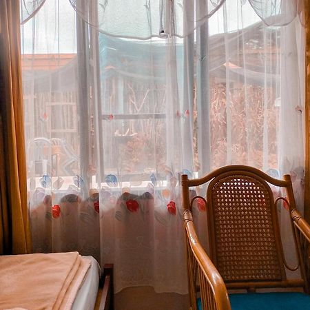 Brussels Homestay Kost Balige Bagian luar foto