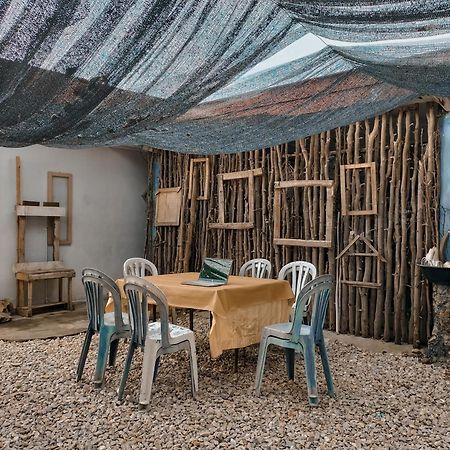 Brussels Homestay Kost Balige Bagian luar foto