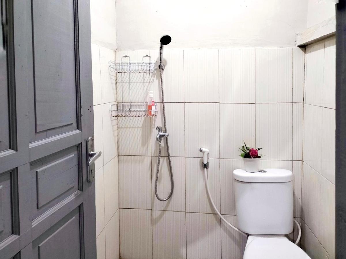 Brussels Homestay Kost Balige Bagian luar foto